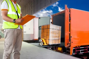Tempo médio de carga e descarga é desafio de transportadoras